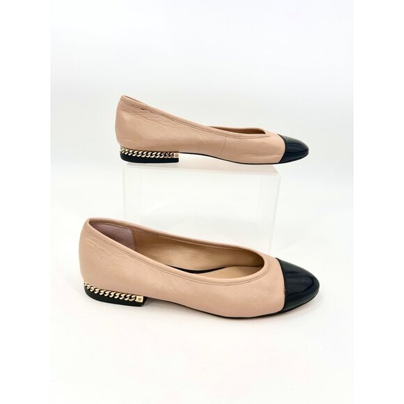 MICHAEL MICHAEL KORS BEIGE & BLACK BALLET FLATS W/ GOLD CHAIN ACCENT - 6M - Picture 1 of 10